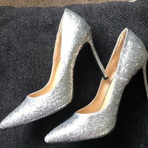 Penny loves Kenny glitter heels !